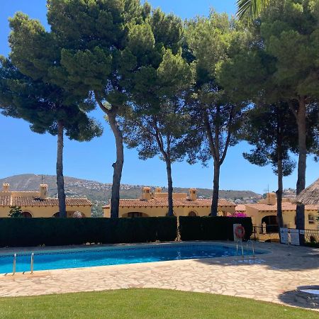 Apartamento Con Terraza En Complejo Con 2 Piscinas Moraira Exterior foto