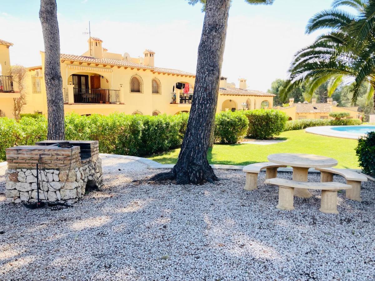 Apartamento Con Terraza En Complejo Con 2 Piscinas Moraira Exterior foto